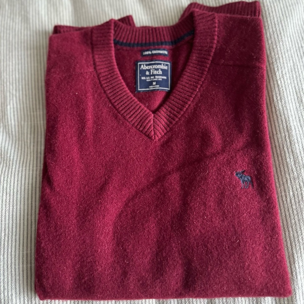 100% Cashmere Abercrombie sweater